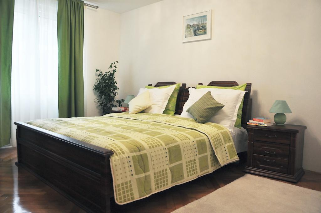 Apartma Center *